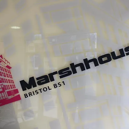 شقة The Penthouse At Marsh House بريستول