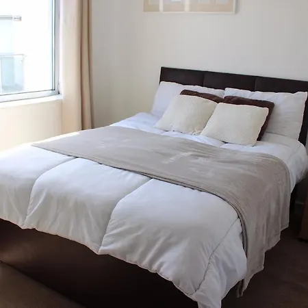 The Penthouse At Marsh House شقة